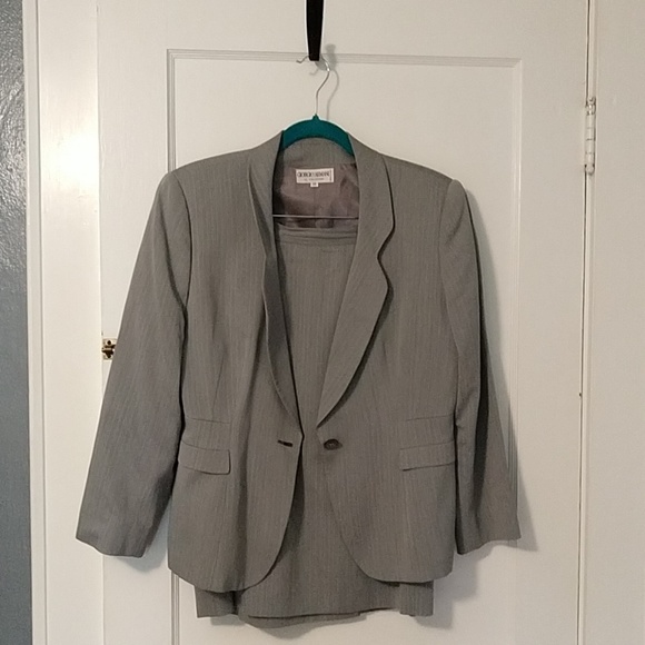 Armani Collezioni Dresses & Skirts - Armani Collezioni skirt suit, size 12